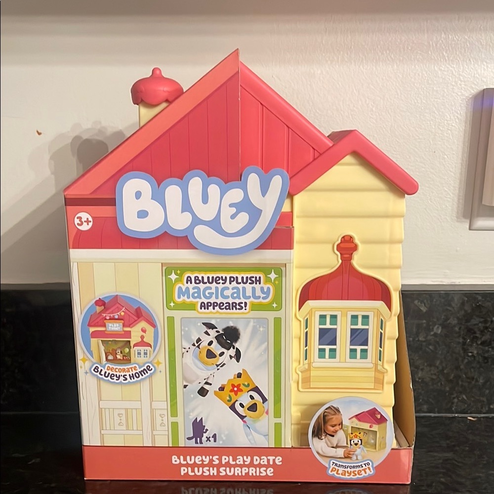 Bluey Play Date Plush Surprise